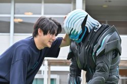 画像2: 仮面ライダーリバイス  悪魔の見た目のバイス 風 コスプレ衣装